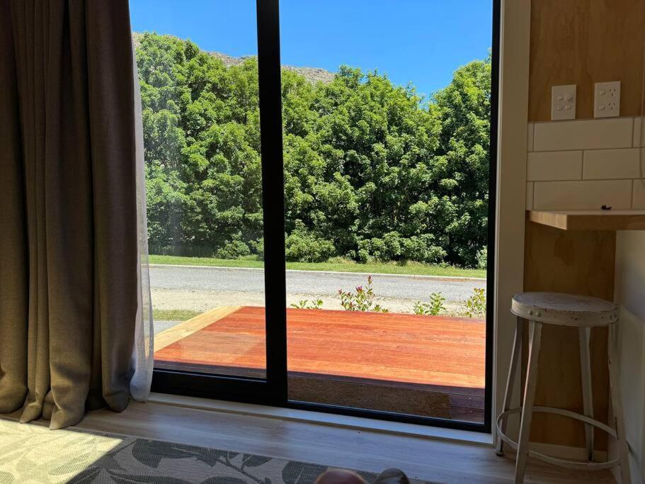 Alpine Tiny Apartment Queenstown Bagian luar foto